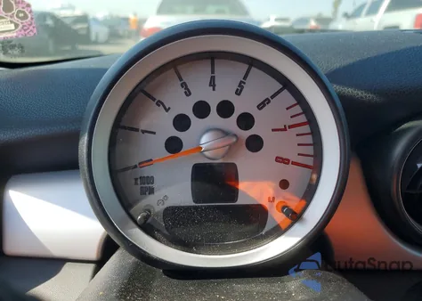 2009 Mini Cooper z USA, uszkodzony, nr VIN WMWMF33539TW76685